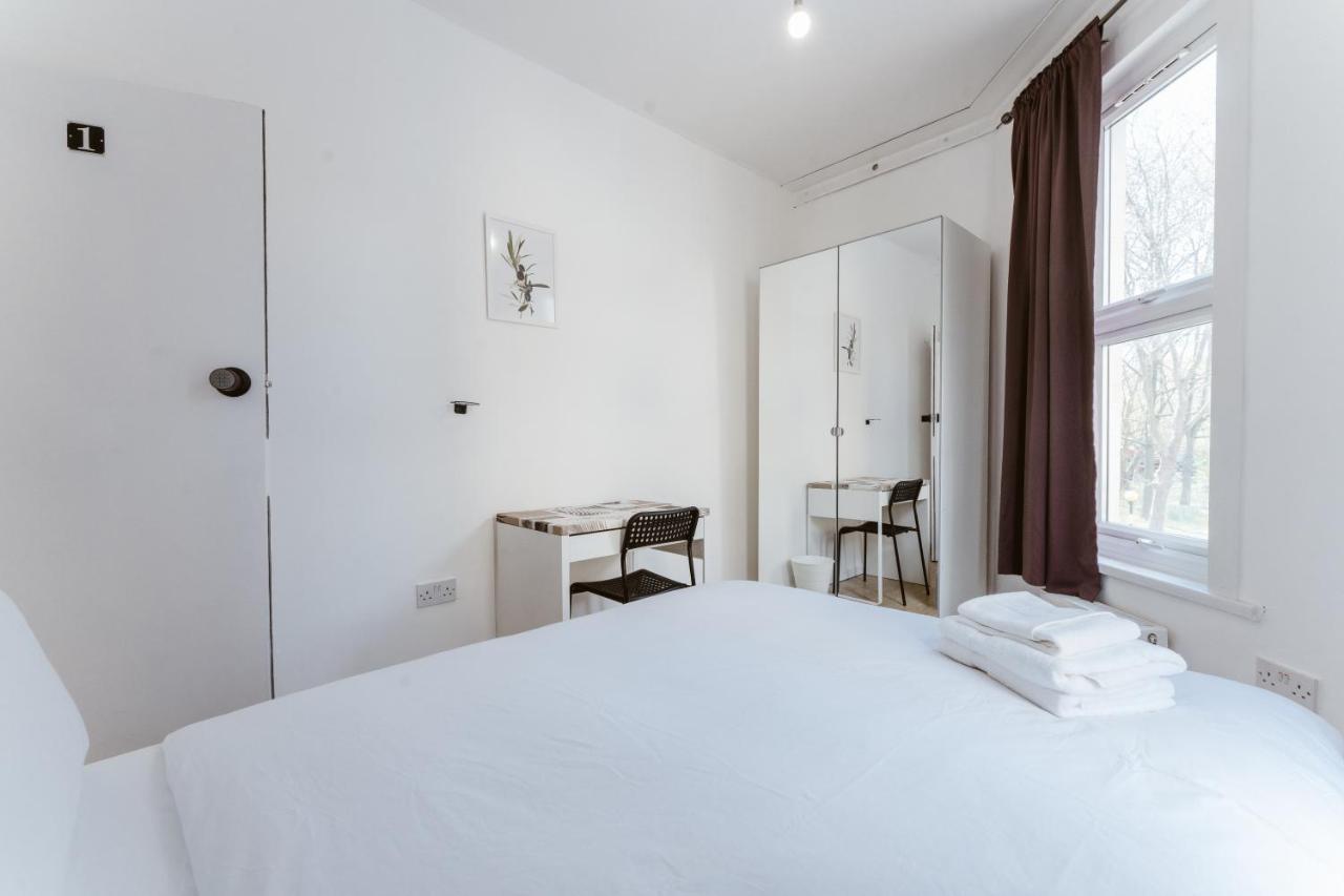 Mile End Double Rooms 27 Guest House ลอนดอน ภายนอก รูปภาพ