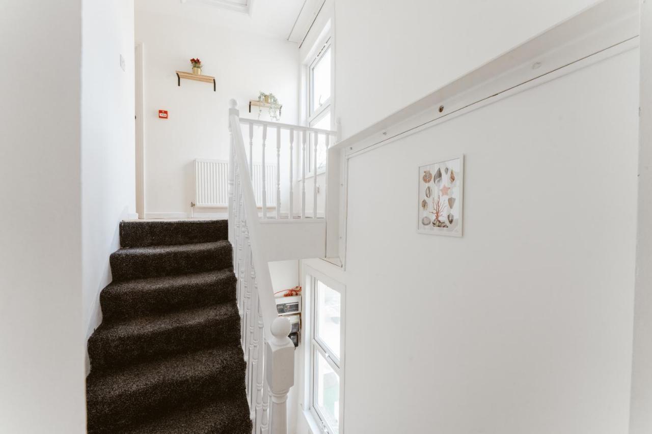 Mile End Double Rooms 27 Guest House ลอนดอน ภายนอก รูปภาพ