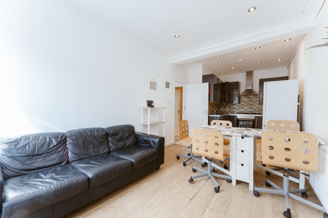 Mile End Double Rooms 27 Guest House ลอนดอน ภายนอก รูปภาพ