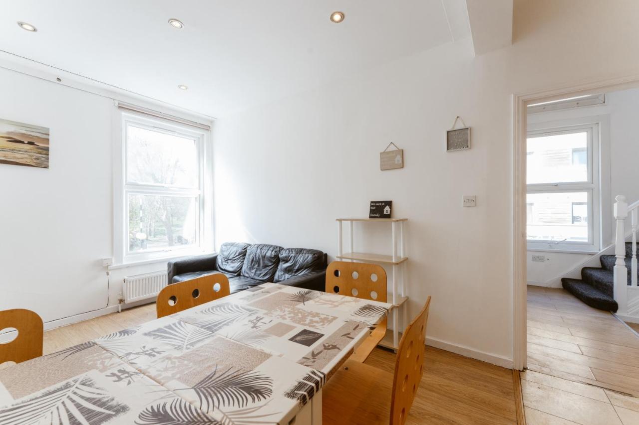 Mile End Double Rooms 27 Guest House ลอนดอน ภายนอก รูปภาพ