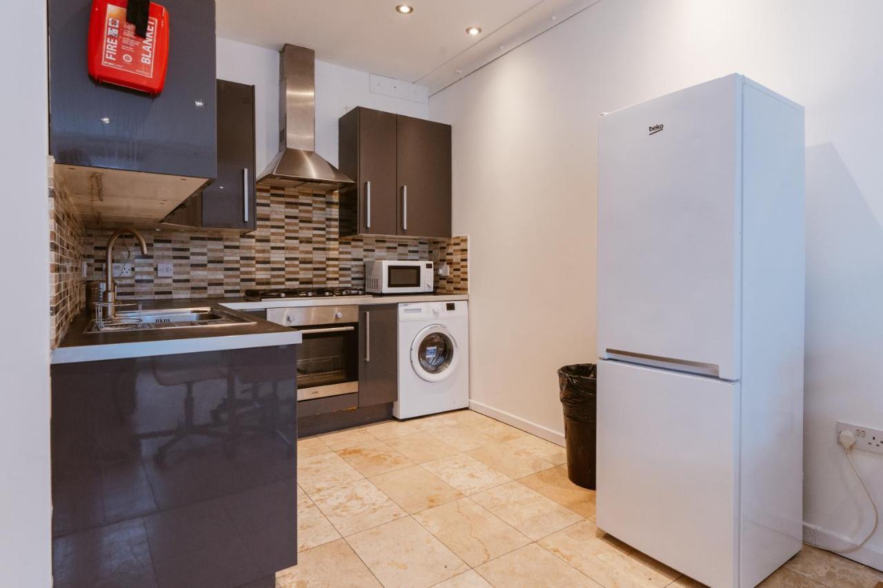 Mile End Double Rooms 27 Guest House ลอนดอน ภายนอก รูปภาพ