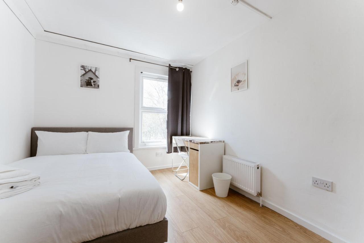 Mile End Double Rooms 27 Guest House ลอนดอน ภายนอก รูปภาพ